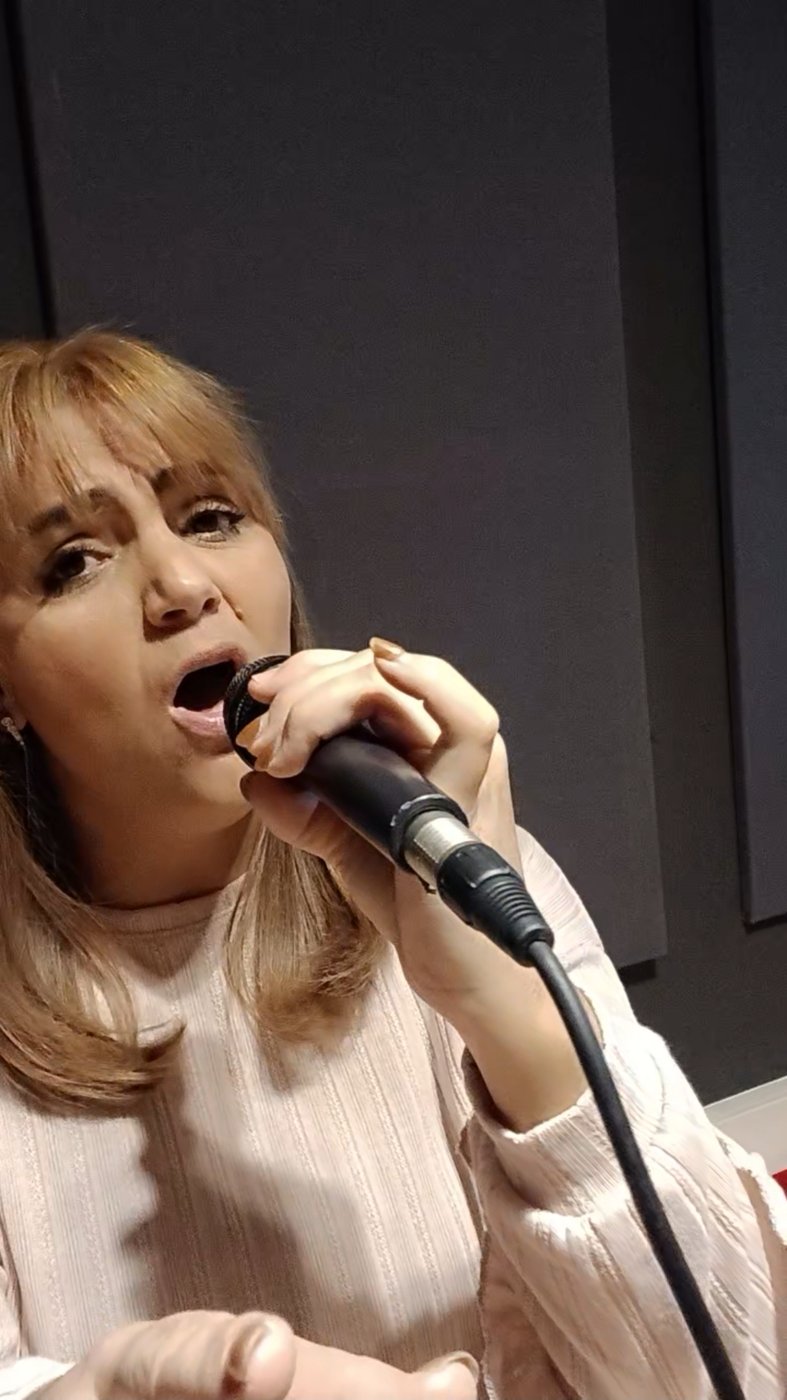 Después de 18 años recuperé mi voz.